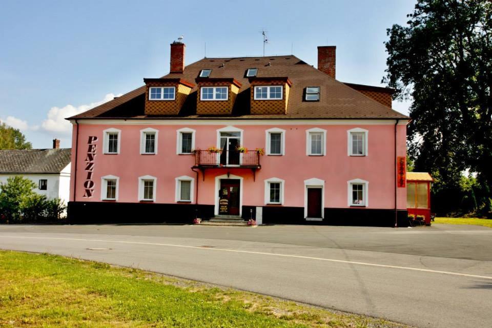 Penzion Mlynicky Dvur Červená Voda Buitenkant foto